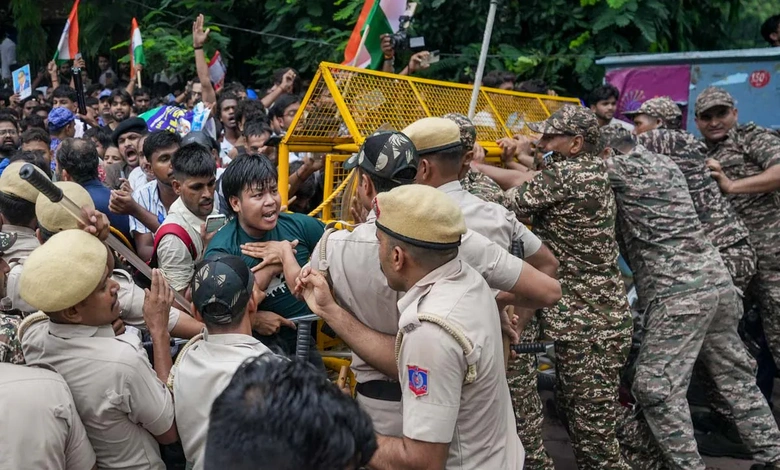 CJP Protest Delhi :Police use lathi charge to disperse protesters