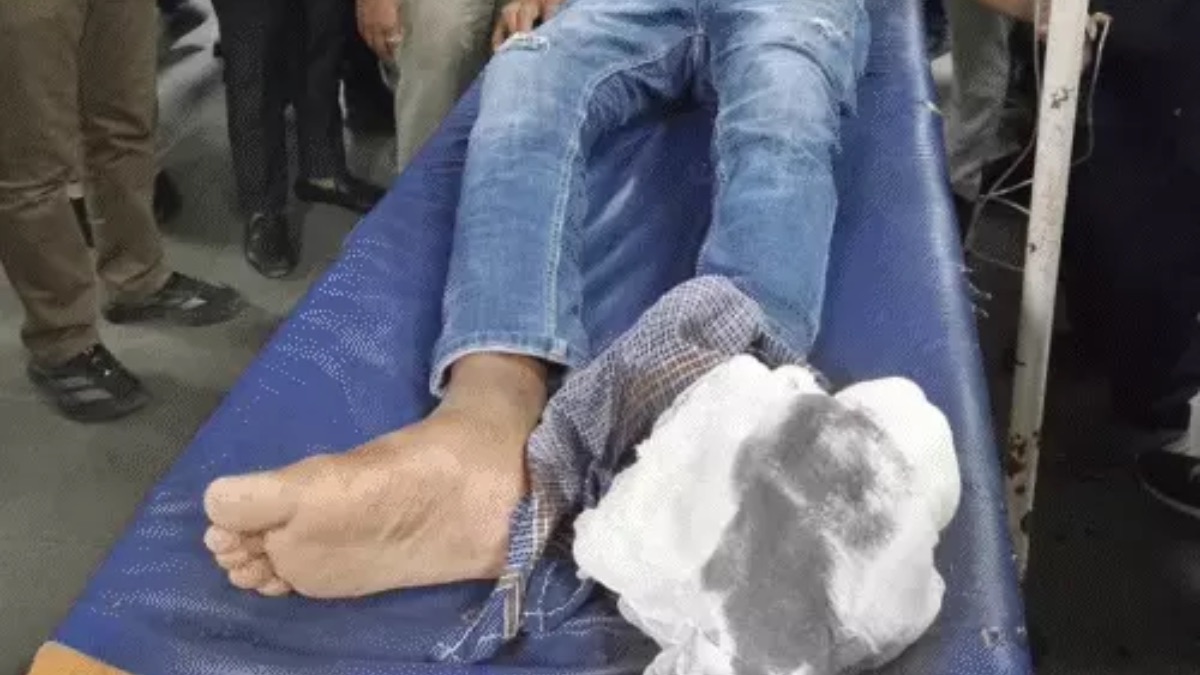 Ahmedabad Crime Branch JCP Sharad Singhal Stabbed During Interrogation; Accused Shot in Leg After Retaliatory Firing