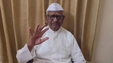 Anna Hazare Holds Silent Protest in Support of Student Agitation in Delhi