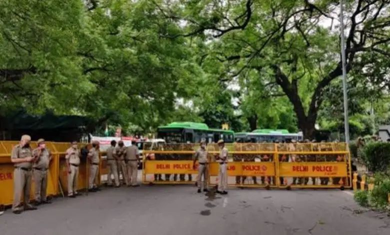 Tension Mounts At Jantar Mantar As Proesters Defy Restrictions, Heavy Police Presence Across Central Delhi