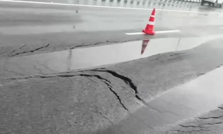 Cracks Emerge On Rs 4,200 Crore Lucknow-Kanpur Expressway Just 12 Days After Inauguration