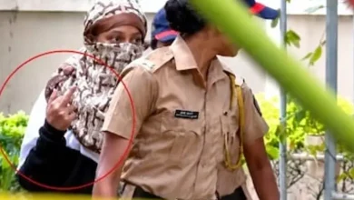 Murder Accused Siya Goyal Flashes Middle Finger At Media During Police Investigation In Pune
