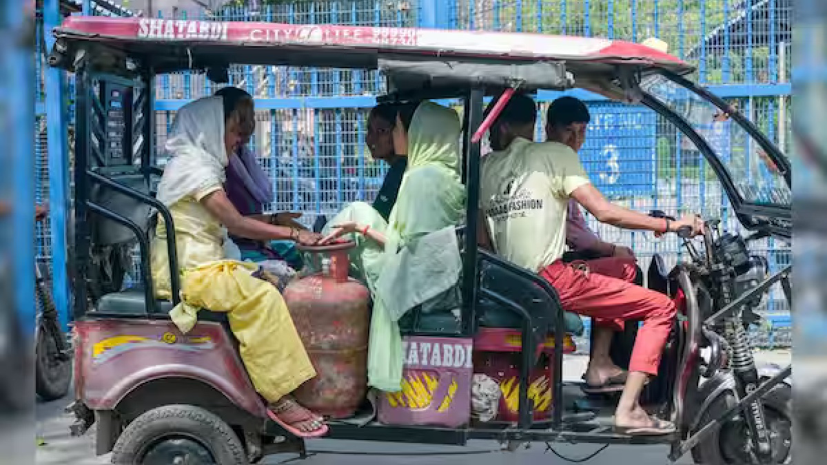 Govt Asks Google, Apple to Remove Apps Allegedly Used to Remotely Disable E-Rickshaw Batteries