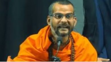 Prayagraj pandit Vijay Kumar Sharma speaking at Ayatollah Khamenei's funeral ceremony in Tehran, Iran.