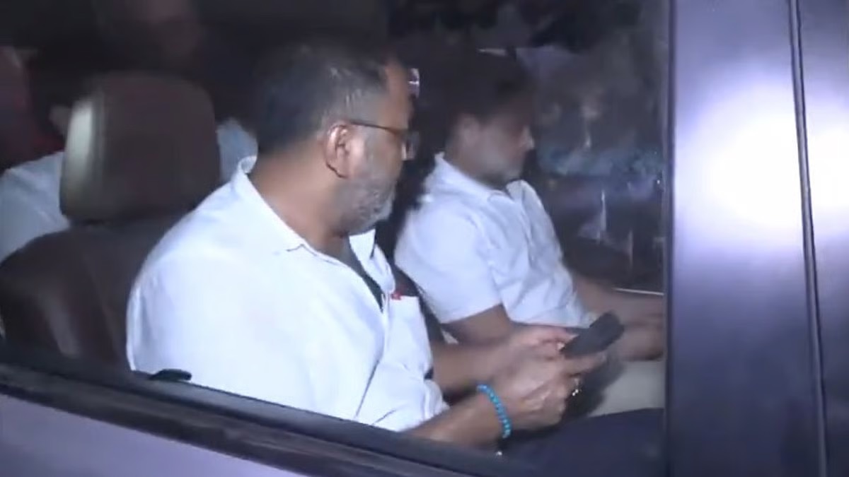 Rahul Gandhi and Priyanka Released by Delhi Police After Detention
