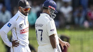 Rishabh Pant Pulls for a Big Shot but Ball Strikes His Left Hand, Retires Hurt