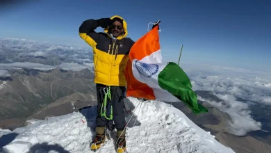 AP Police SI Scales Mount Elbrus With 100 Metre Tricolour