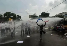 Ranchi Protest Turns Tense As Students Push Through Barricades, Police Use Water Cannons
