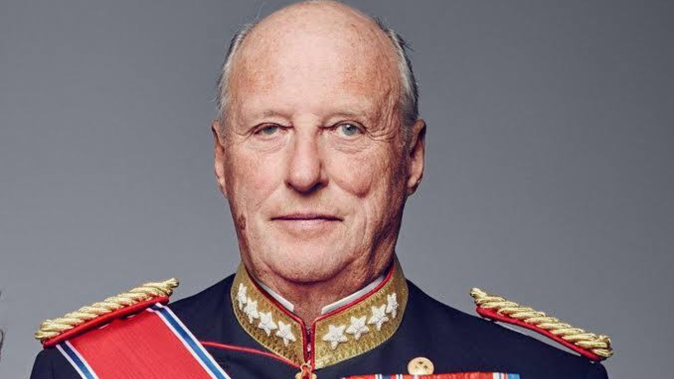 Norway's King Harald Dies at 89, Son Haakon Ascends to Throne Amid Mette-Marit's Epstein Controversy