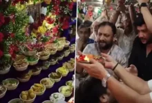 Mumbai Local Turns Into A Moving Temple As Bhajan Mandali Marks 21 Years Of Devotion