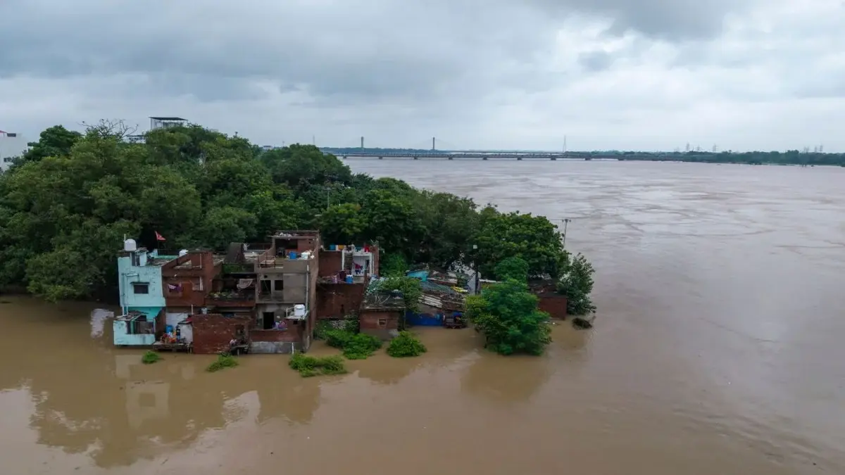 UP Flood Situation Turns Grim: 16,000 Evacuated, Three Dead As Waters Rise