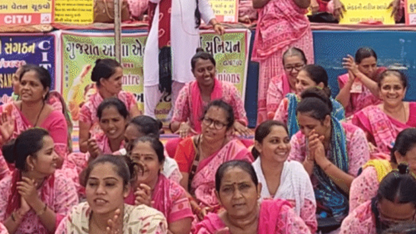"Anganwadi and Asha workers stage hunger strike at Sardar Garden, Ahmedabad, demanding wage hike"