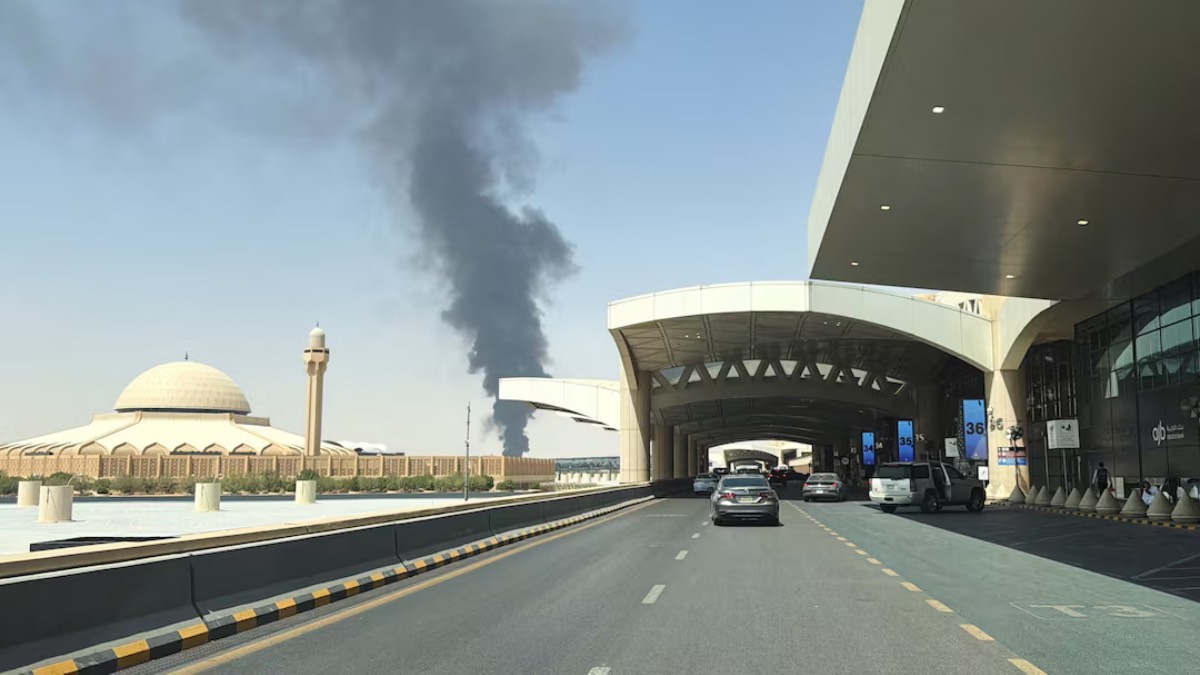 Huge Black Smoke, Flames Seen Near Riyadh Airport; Flights Face Major Disruption Amid Saudi-Houthi Conflict