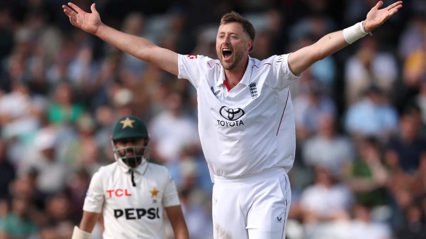 Robinson Bags 100th Test Wicket as Pakistan Slump to 100/7 in Edgbaston Session One