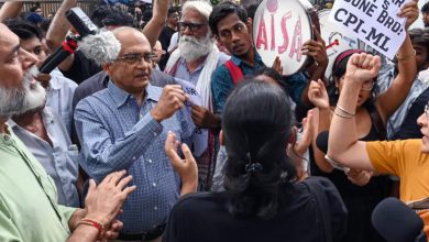 Delhi Police detain protesters at Jantar Mantar during SIR protest against the Election Commission
