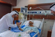 UAE Deputy PM Sheikh Hamdan bin Mohammed visiting flydubai pilot Captain Smit Machchhar in hospital