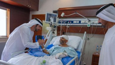 UAE Deputy PM Sheikh Hamdan bin Mohammed visiting flydubai pilot Captain Smit Machchhar in hospital