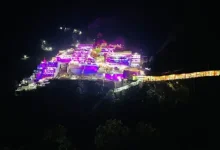 Vaishno Devi Shrine Lights Up as Thousands Begin Navratri Yatra